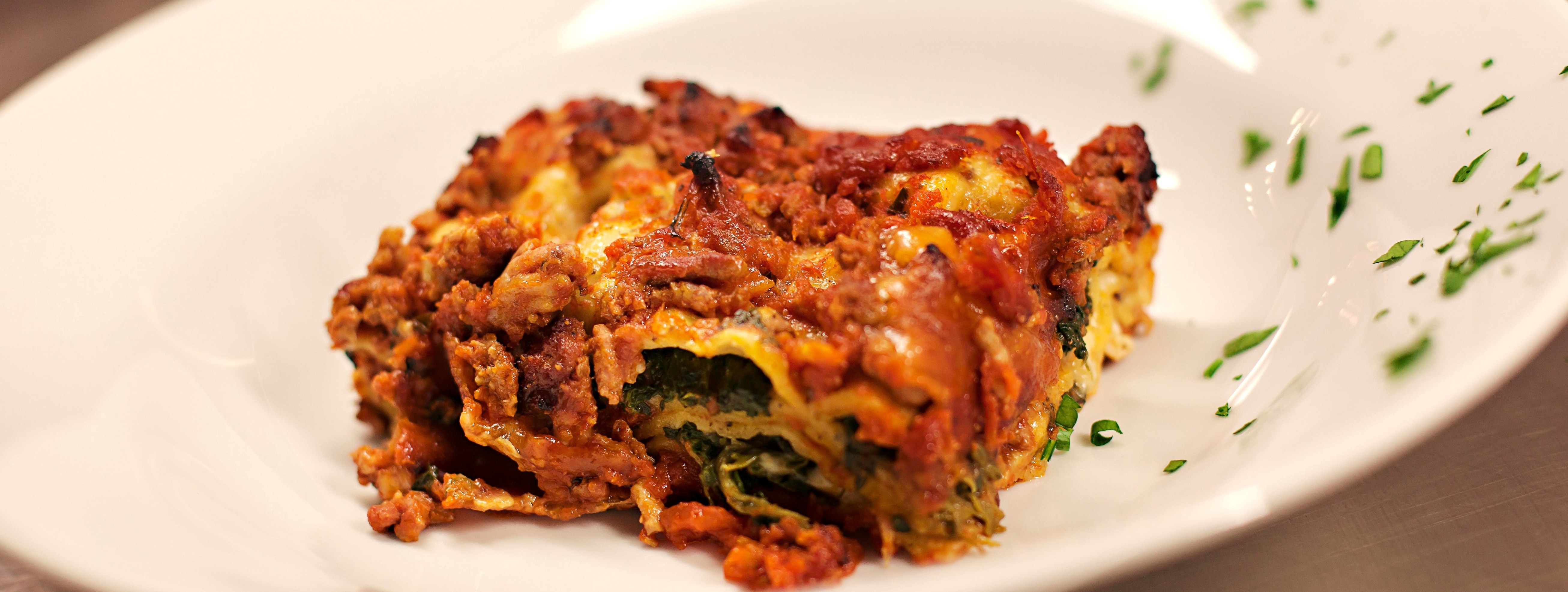 Etruskische lasagne met ragù en… spinazie!